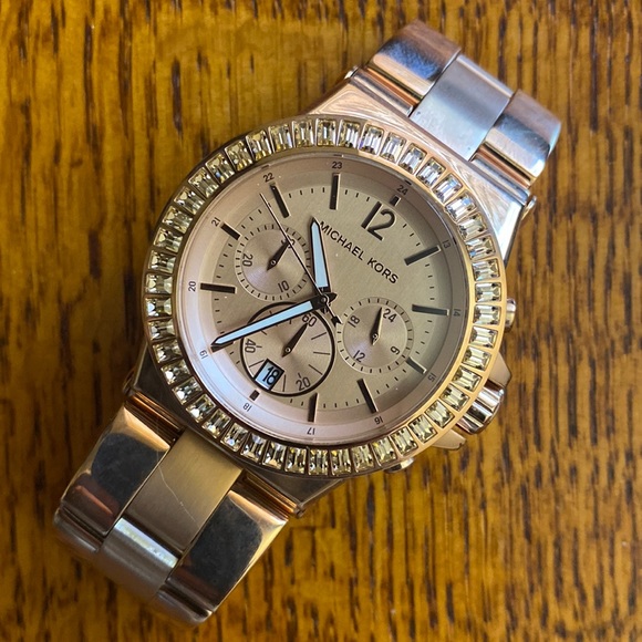 NWOT Michael Kors Dylan Rose Gold MK5412 Ladies Quartz Watch - Picture 2 of 9